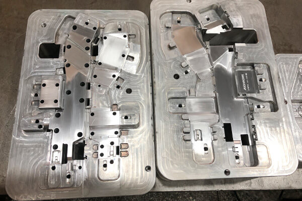 The Pros and Cons of Aluminum Injection Molds in Plastics Manufacturing