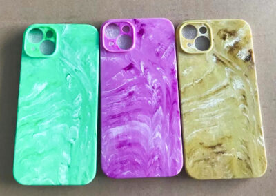 Mobile phone case mixed color injection molding