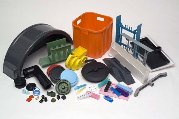 largest plastic injection molding companies